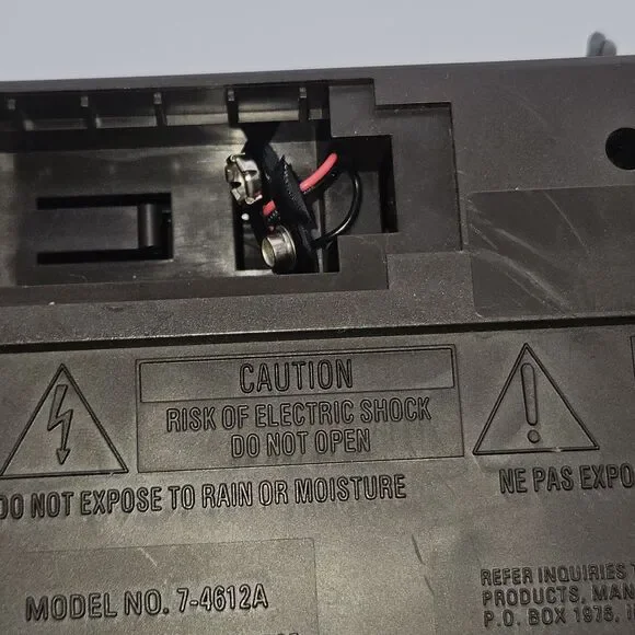 Vintage GE 7-4612A Digital Alarm Clock Radio AM/FM Woodgrain Tested Works - Picture 6 of 9